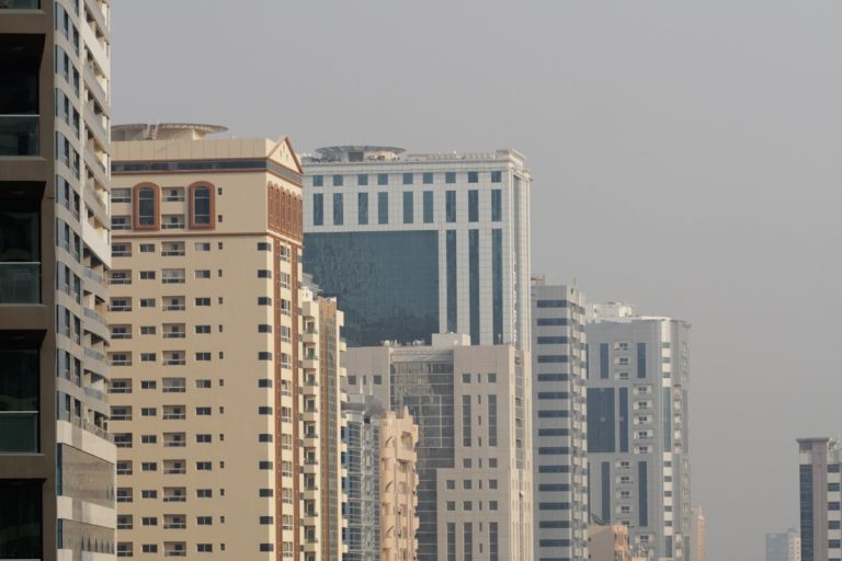 شقق للإيجار في أبوظبي شامل الكهرباء والماء